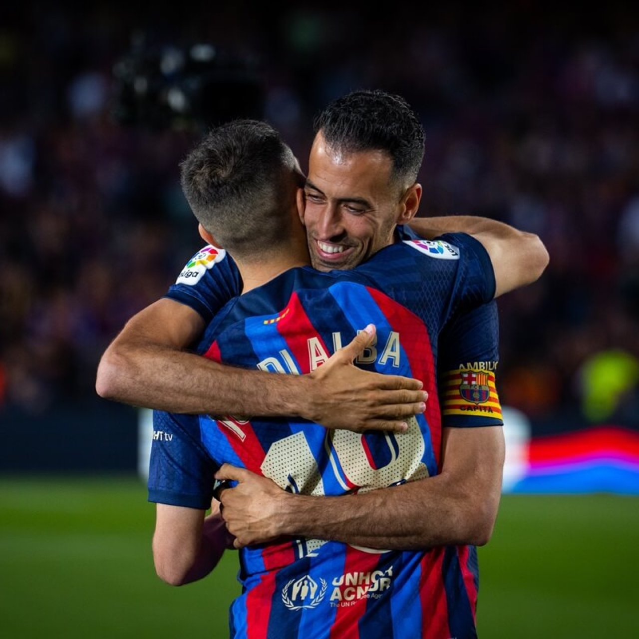 Cái kết viên mãn cho Jordi Alba và Sergio Busquets