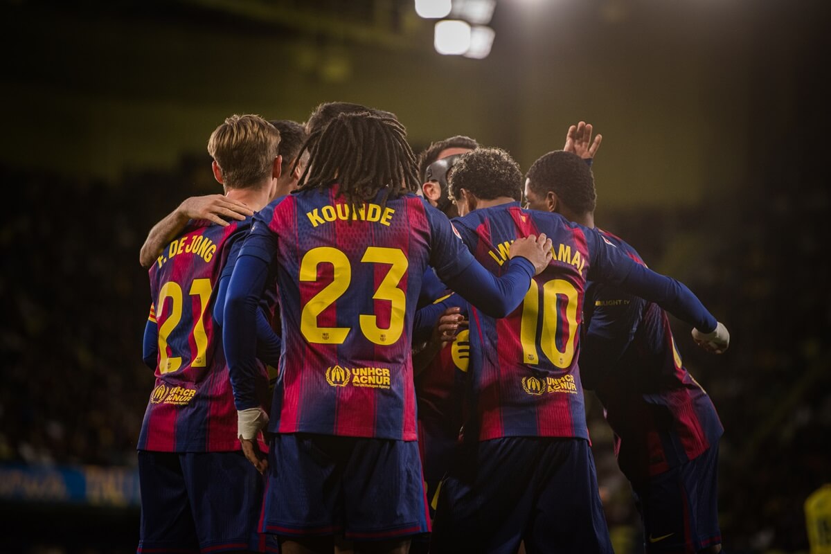 Villarreal 0-2 Barça: Kết thúc năm 2025 trên đỉnh bảng xếp hạng