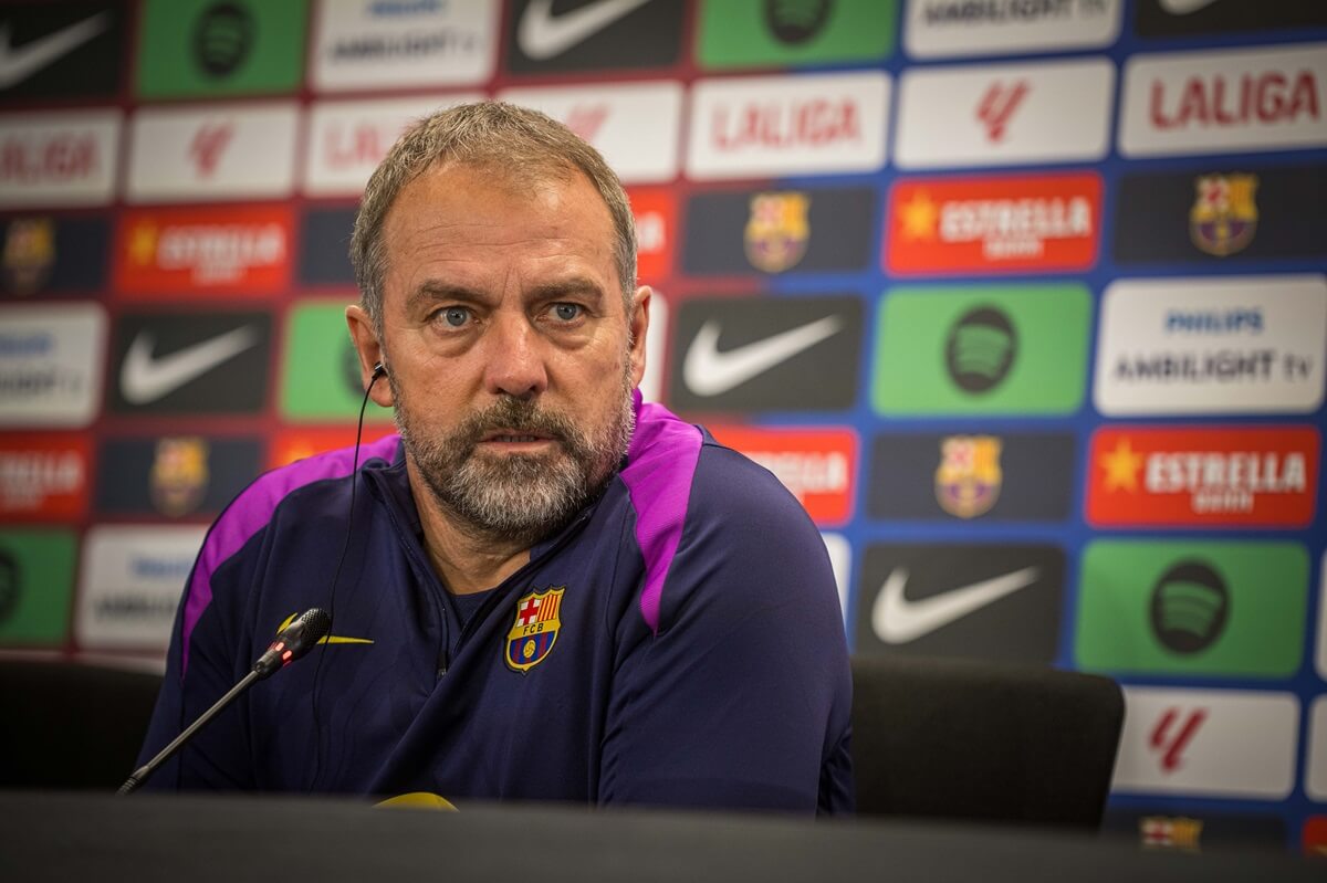 HLV Hansi Flick trả lời phỏng vấn trước trận gặp Deportivo Guadalajara