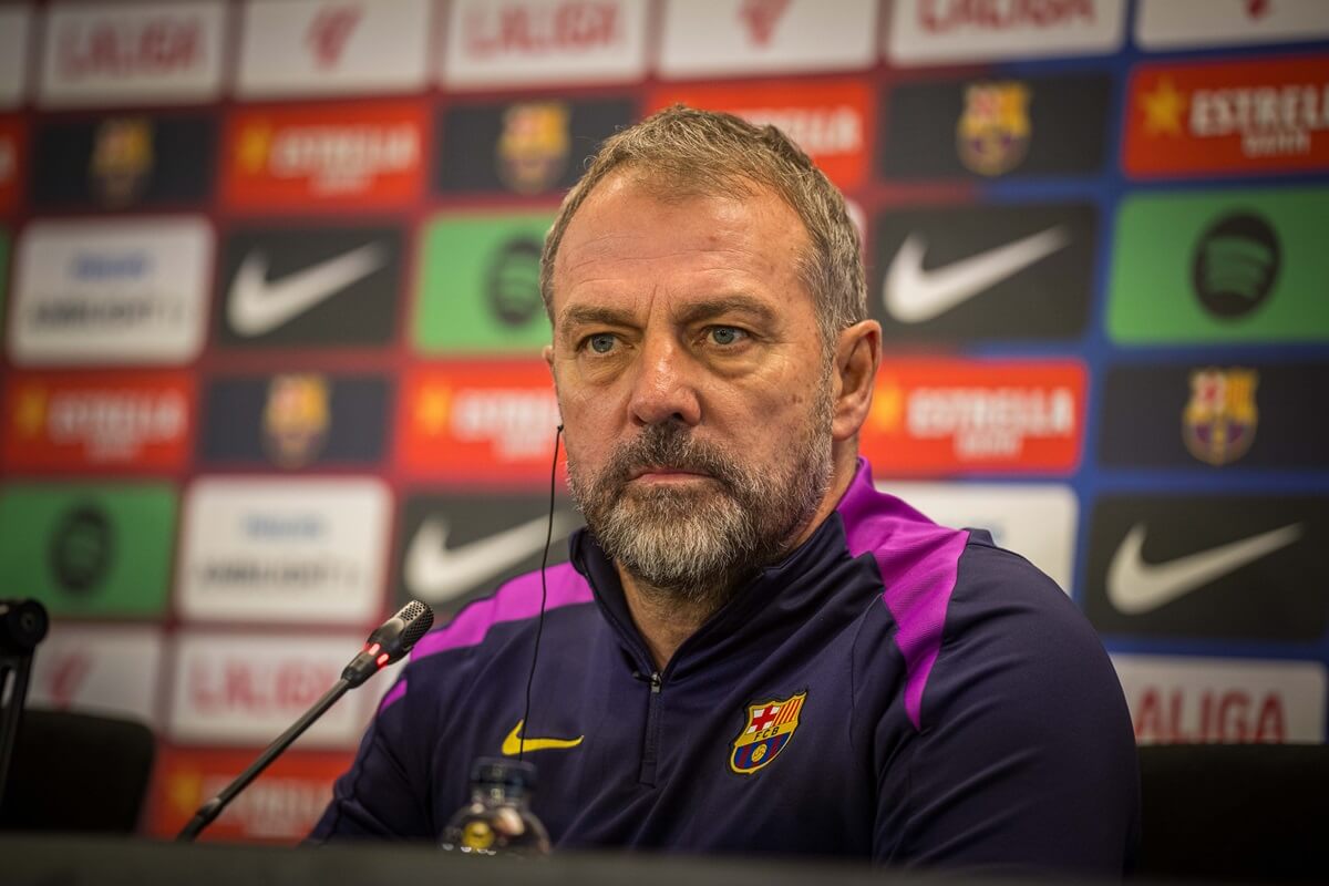 HLV Hansi Flick trả lời phỏng vấn trước trận gặp Real Betis