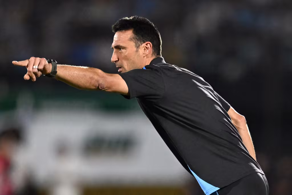 Argentina coach Lionel Scaloni vs Uruguay