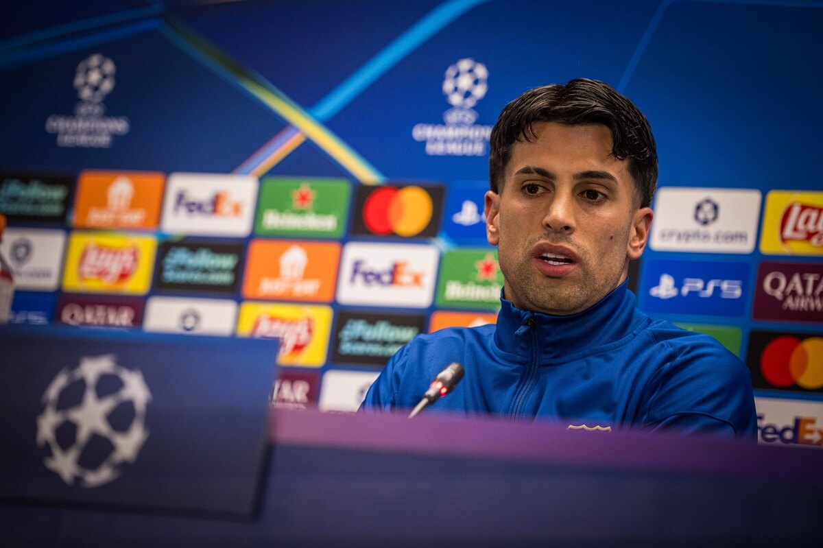 João Cancelo: "Chúng ta phải kiểm soát thế trận"