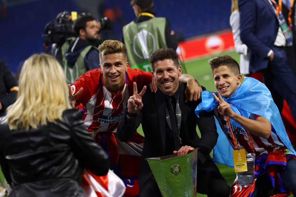 Diego Simeone with his son Gianluca and Giuliano