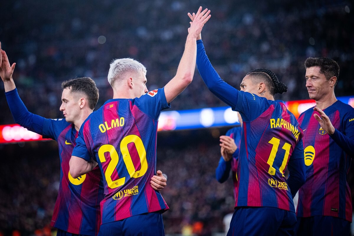 Barça ăn mừng bàn thắng trước Real Oviedo