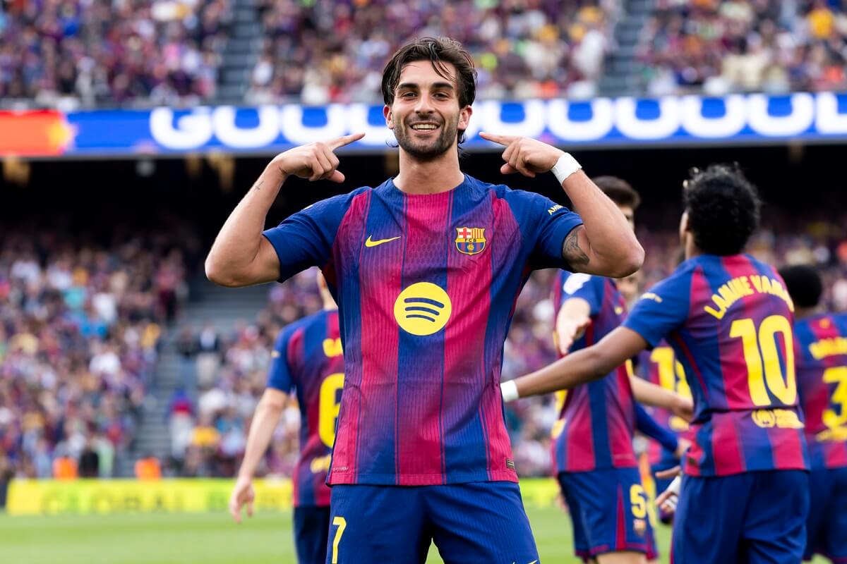 Ferran Torres lập cú đúp vào lưới Bầy Vẹt
