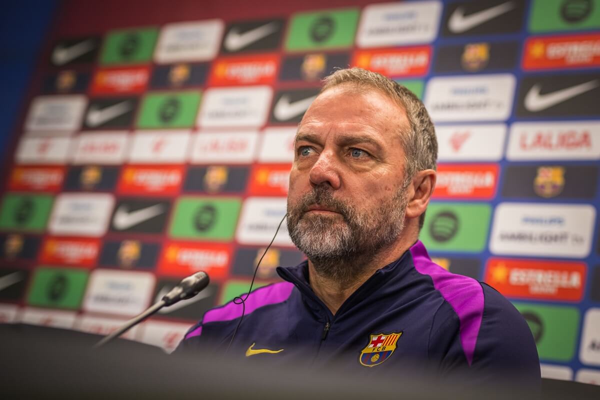 HLV Hansi Flick trả lời phỏng vấn trước trận gặp RCD Espanyol