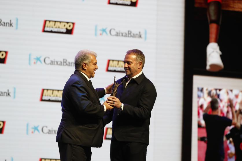 Joan Laporta: "Nếu tôi tái đắc cử, Hansi Flick sẽ dẫn dắt Barça bao lâu tùy thích"