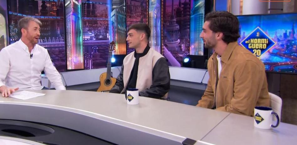 Pedri và Ferran Torres trong chương trình