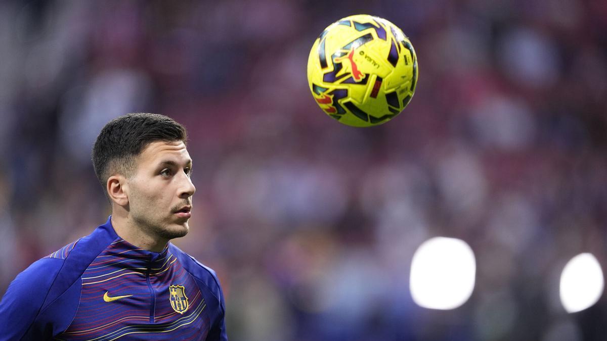 Roony Bardghji trên đường rời Camp Nou