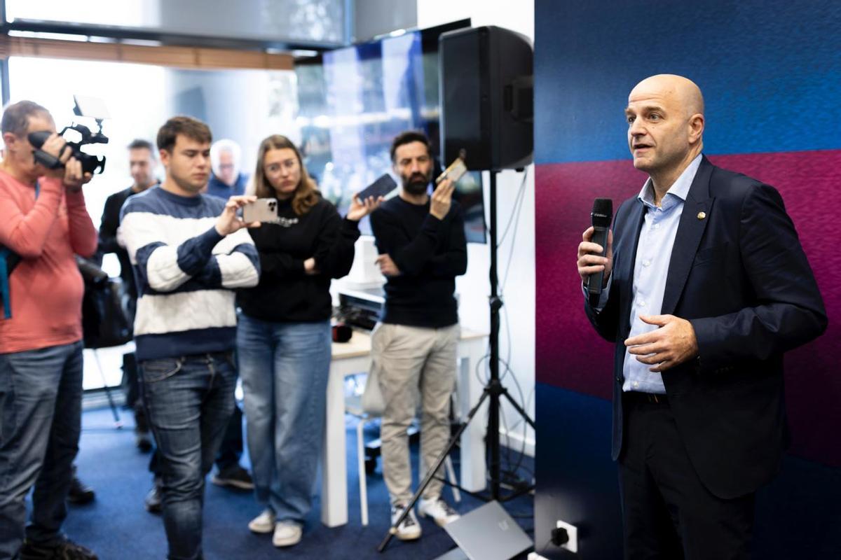 Xavi Vilajoana ra mắt đại bản doanh