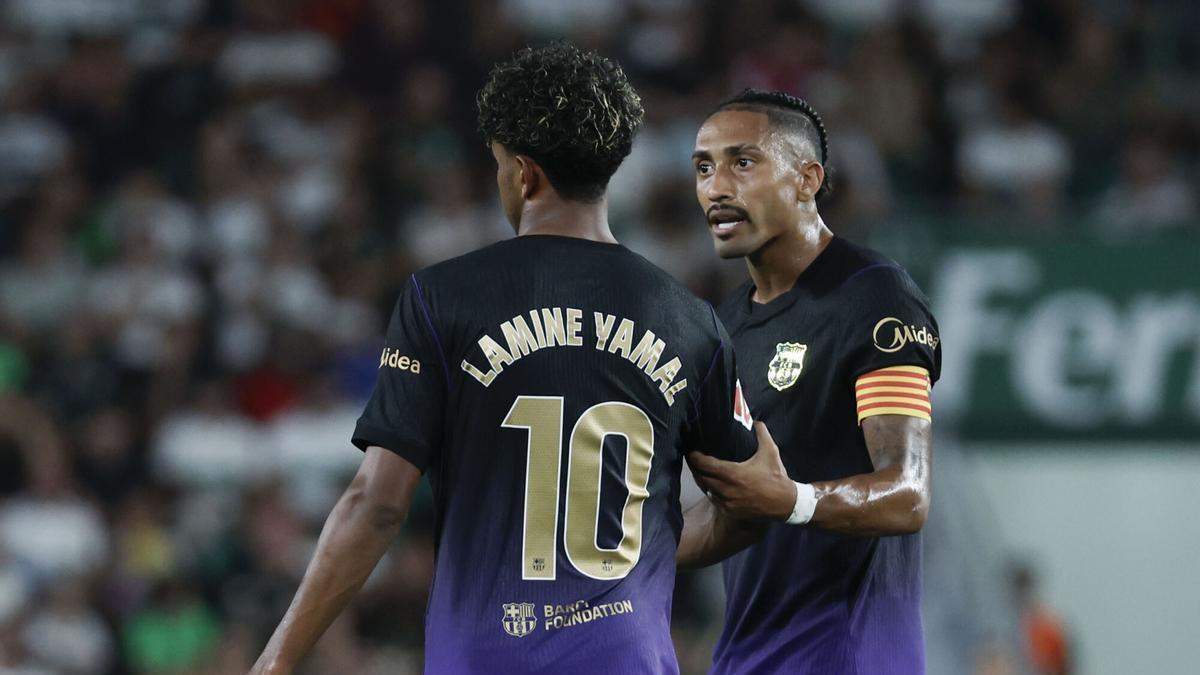 Sự dứt khoát của Flick ở Barca và bài học ứng xử cho Atletico trong vụ Julian Alvarez
