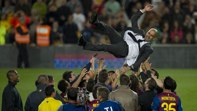 Pep Guardiola được các học trò tung hô