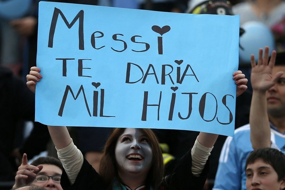 Messi, em sẽ cho anh hàng ngàn đứa con Messi, em sẽ cho anh hàng ngàn đứa con