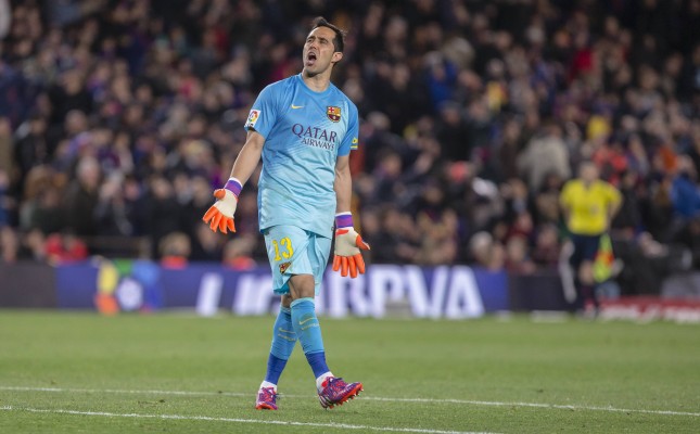 Claudio Bravo trong trận El Clásico