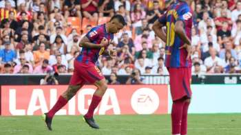 Chức vô địch La Liga khó thoát khỏi tay Barcelona